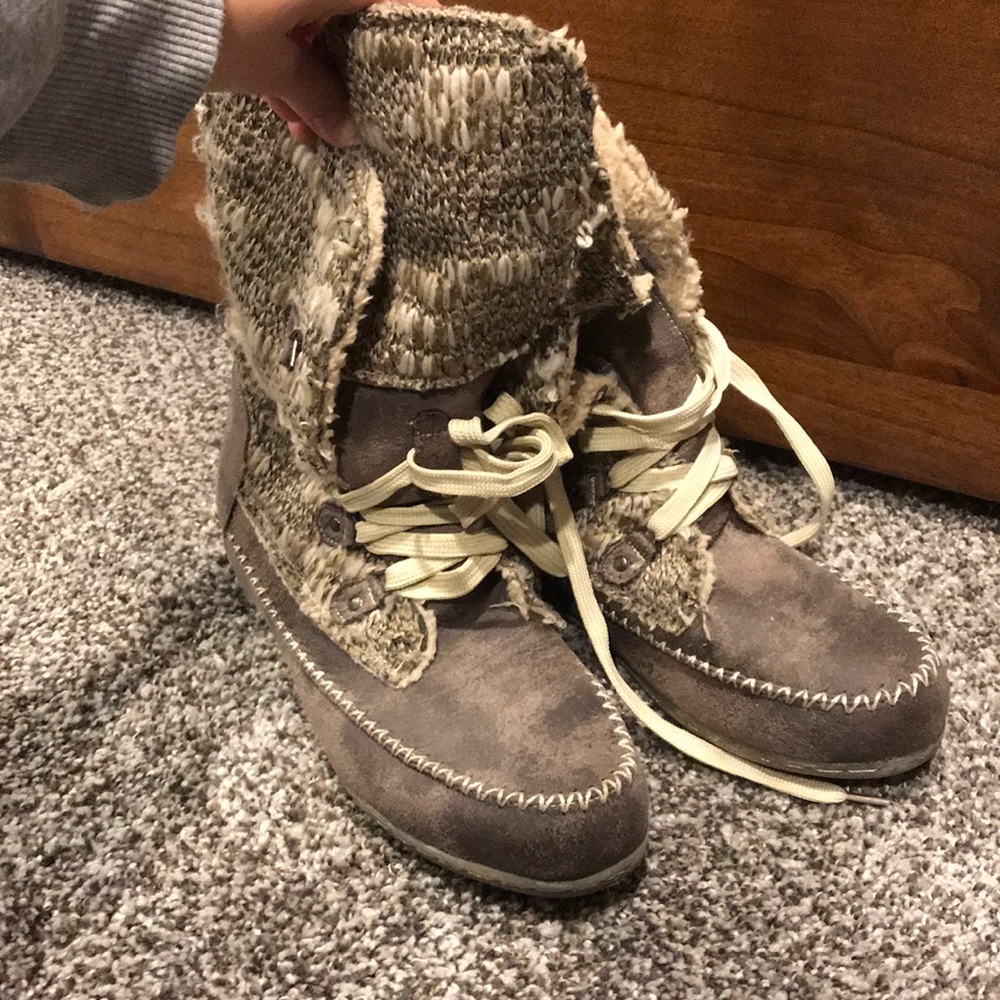 MUK LUKS size 8 brown boots
